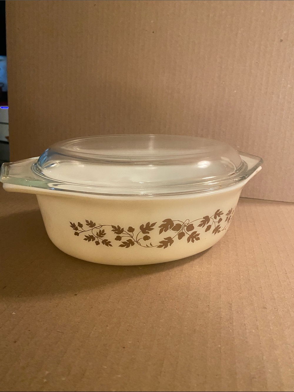 Pyrex Vintage Golden Acorn Oval Casserole Dish #043  1 1/2 Qt with Lid 1960s